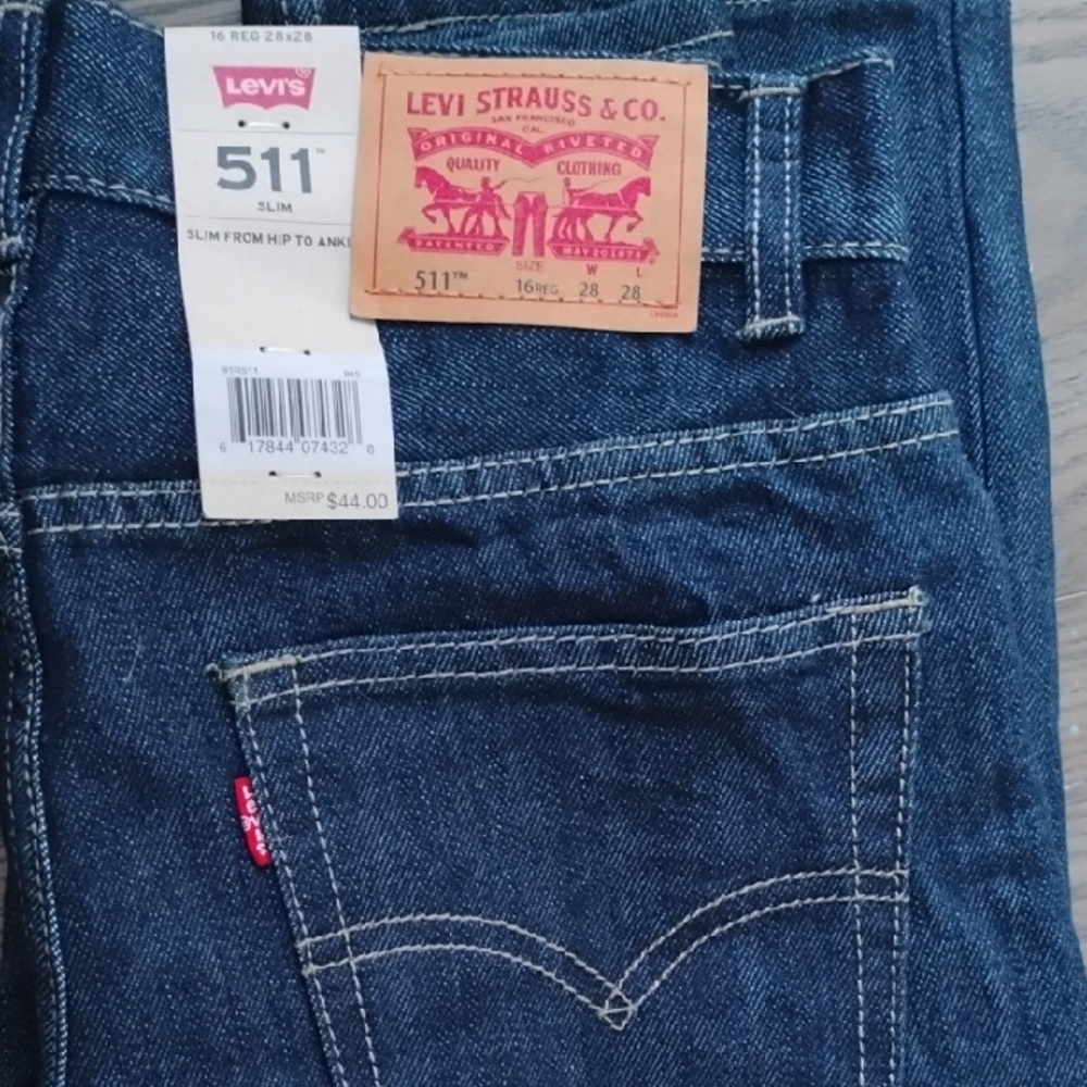 Levi's Dark Blue Jeans. Nwt